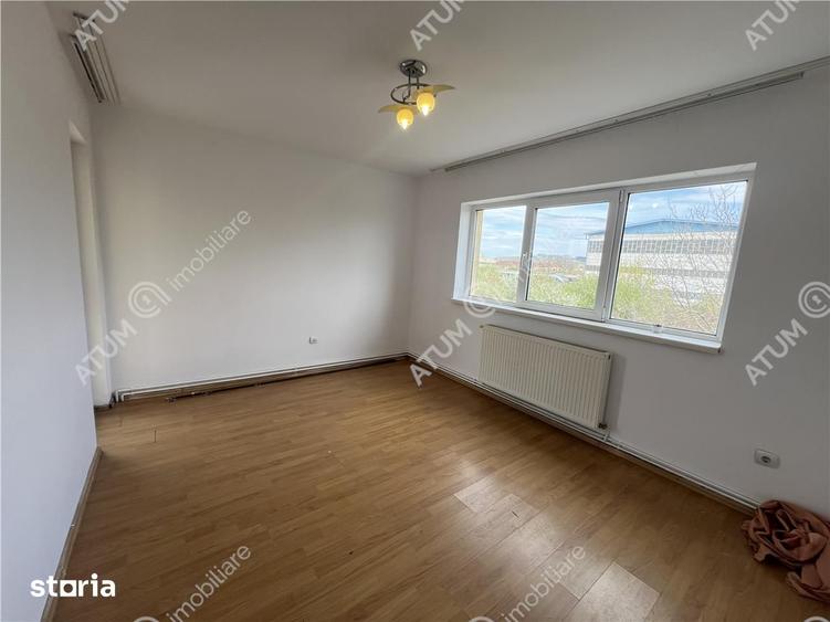 Apartament cu 3 camere decomandat, mobilat în Trei Stejari