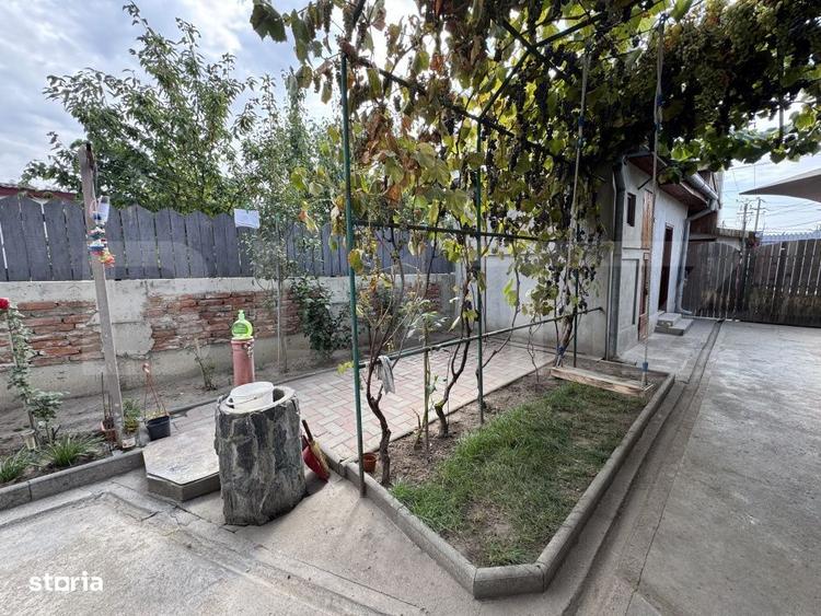 Casă cu 4 camere în Bucovăț