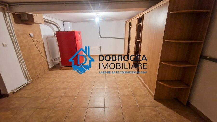 Casă individuală cu 5 camere cu Canalizare în Păcii