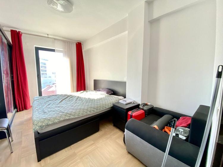 Apartament cu 3 camere semidecomandat în Ultracentral