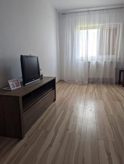 Apartament cu 2 camere decomandat în 9 Mai