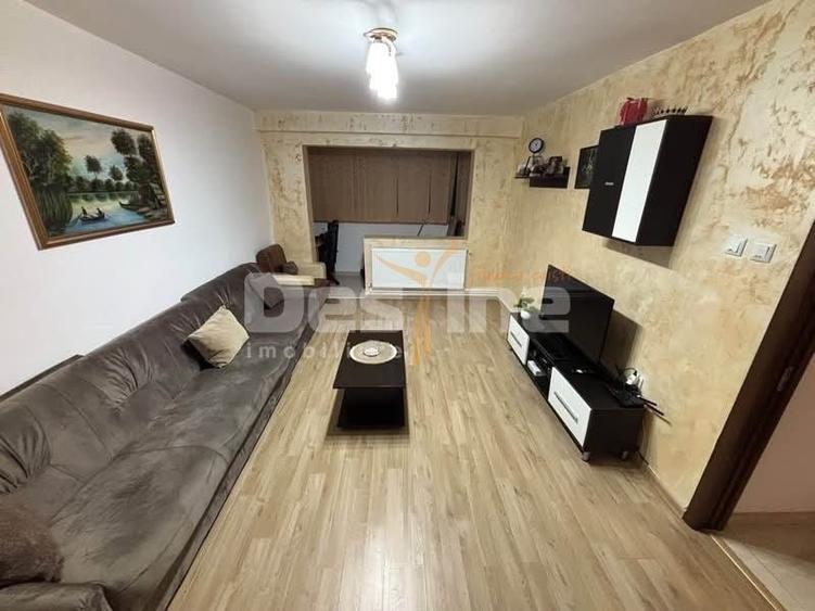 Apartament cu 3 camere decomandat, mobilat în Tomis Nord