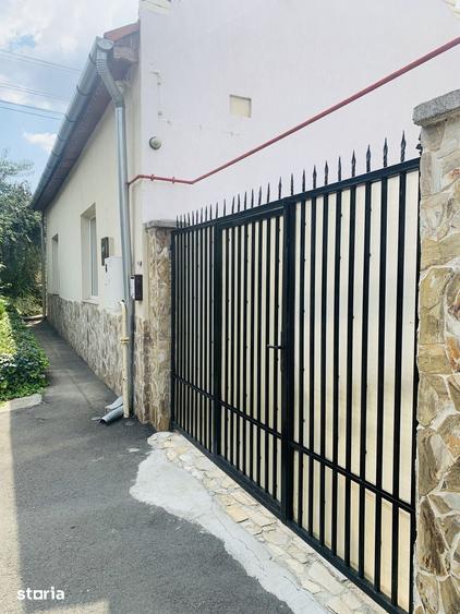 Casă cu 4 camere decomandat cu Teren 400 Mp în Aradul Nou