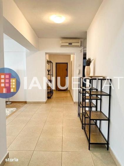 Apartament cu 4 camere decomandat în Romană