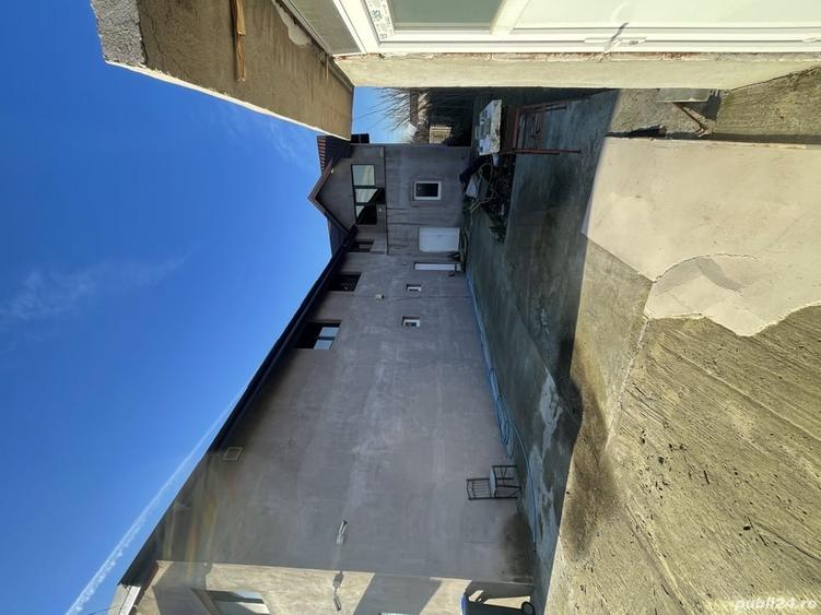Casă cu 6 camere cu Teren 600 Mp în Moldoveni