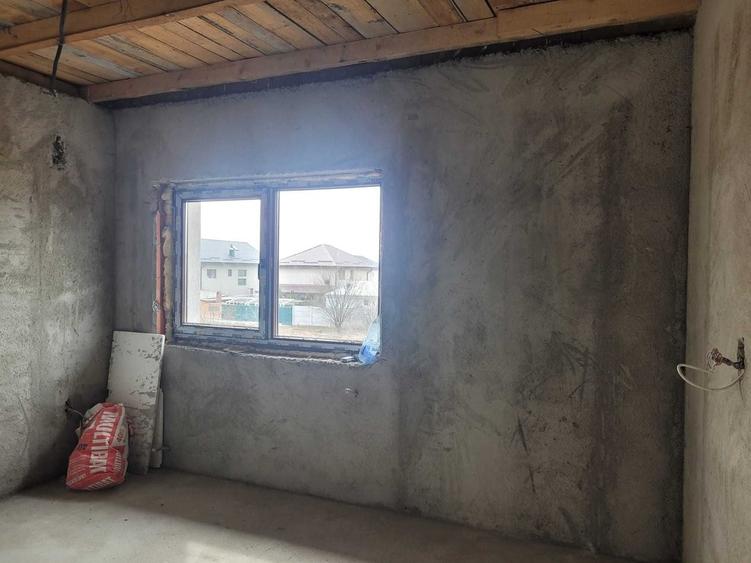 Casă cu 4 camere cu Teren 240 Mp în Berceni
