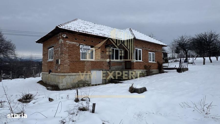 Casă cu 4 camere în Păuleasca