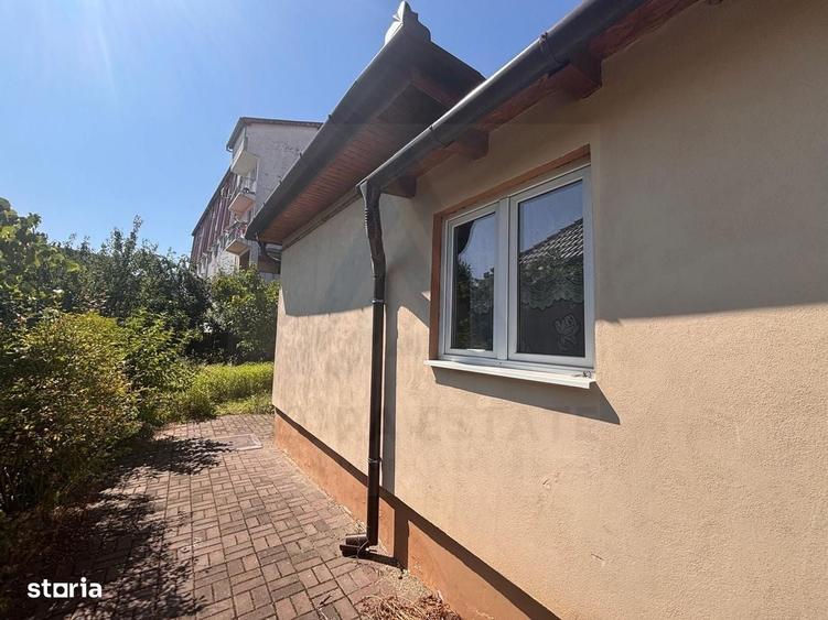 Casă cu 3 camere decomandat în Central