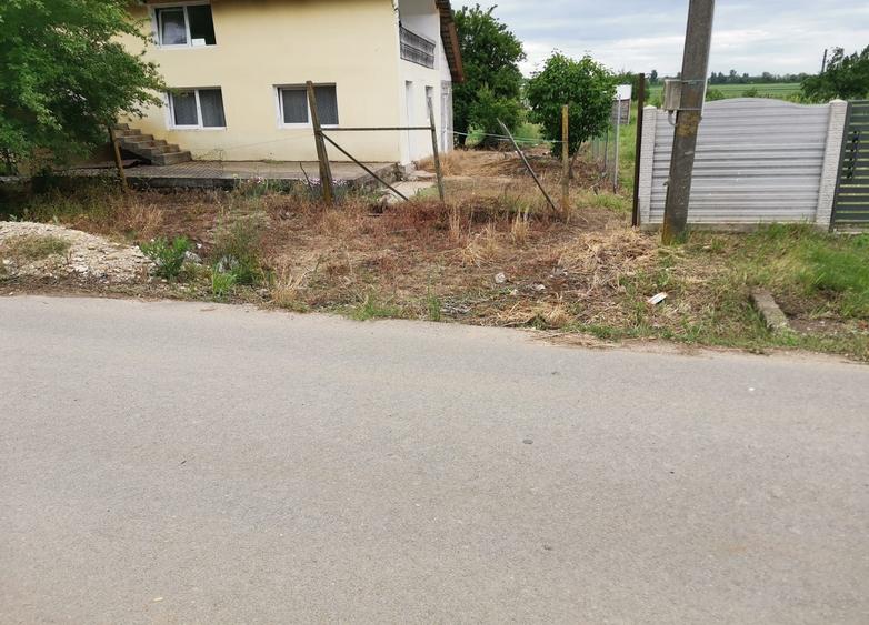 Casă cu 3 camere în Răcarii de Sus