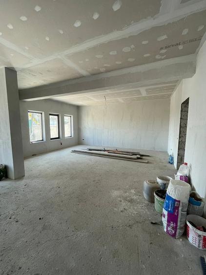 Casă cu Teren 610 Mp în Cumpăna