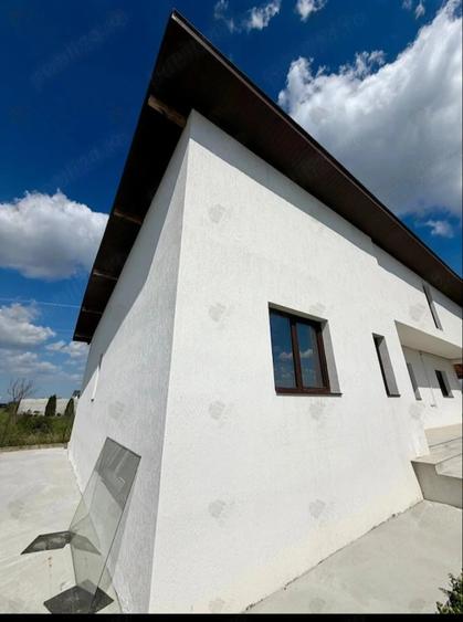 Casă cu 4 camere cu Teren 486 Mp în Berceni