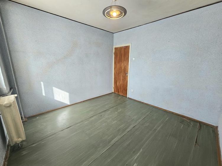 Apartament cu 3 camere în Drumul Taberei