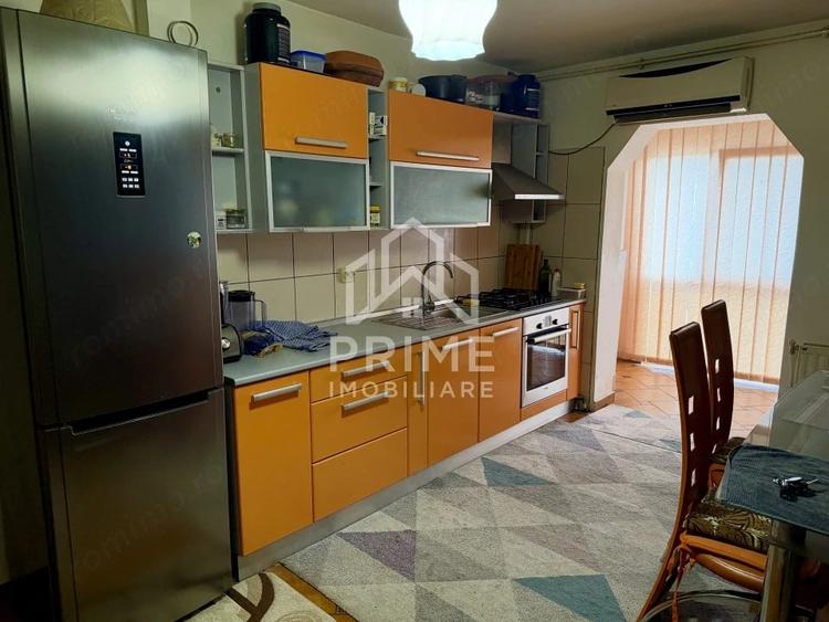 Apartament cu 3 camere semidecomandat în Ampoi 3