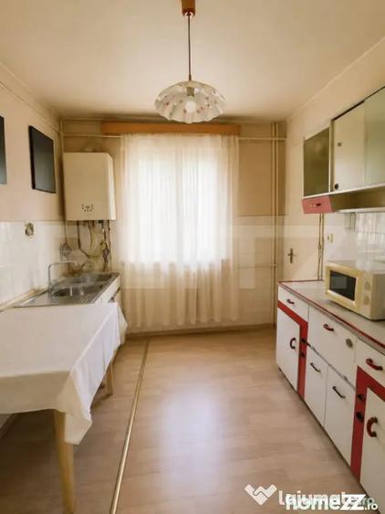 Apartament cu 3 camere decomandat în Progresul
