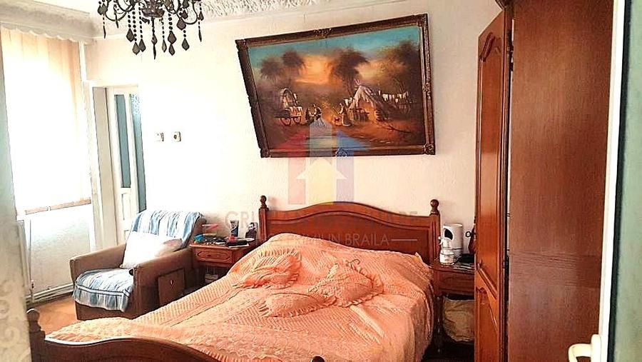 Casă cu 5 camere cu Teren 250 Mp în Chercea
