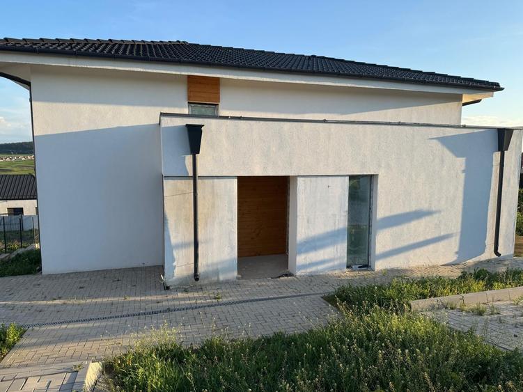 Casă individuală cu 4 camere cu Teren 772 Mp în Chinteni