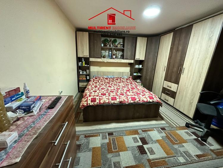 Casă individuală cu 6 camere cu Teren 693 Mp în Exterior Sud