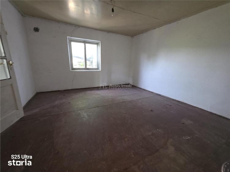 Casă cu 3 camere cu Teren 1163 Mp în Podgoria