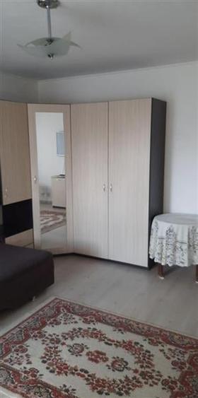 Garsonieră decomandată în Berceni