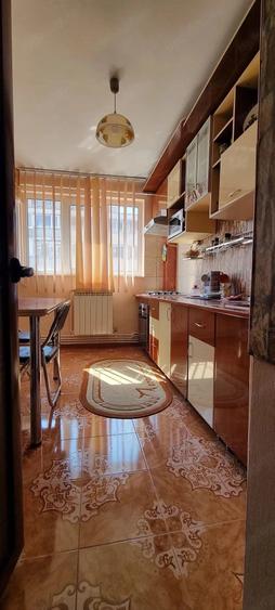 Apartament cu 2 camere decomandat în Micro 20