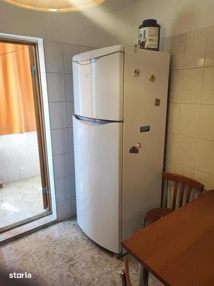 Apartament cu 3 camere semidecomandat în Pantelimon