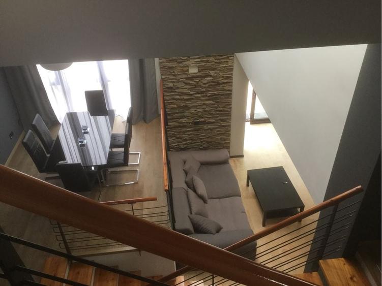 Casă cu 4 camere în Dumbrăvița