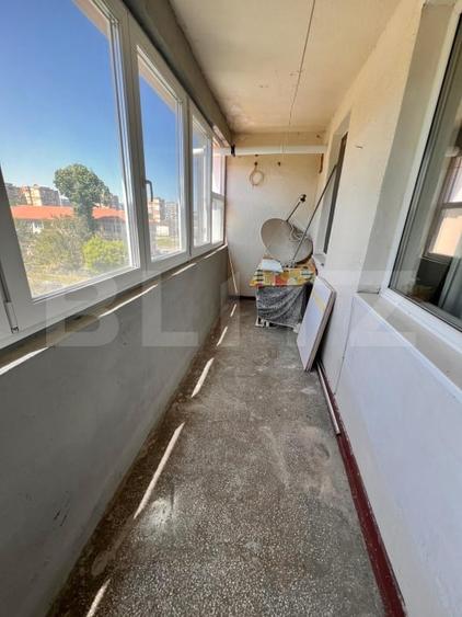Apartament cu 2 camere semidecomandat, mobilat în Micro 4