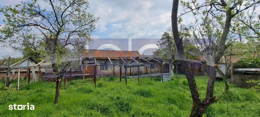 Casă cu 5 camere cu Teren 1100 Mp în Central