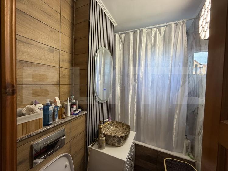 Apartament cu 3 camere decomandat, mobilat în 9 Mai