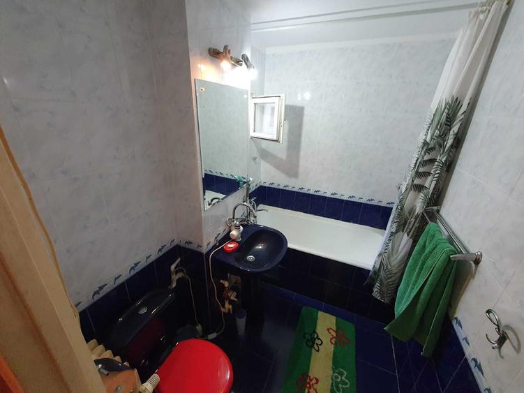 Apartament cu 4 camere decomandat în Dobroești