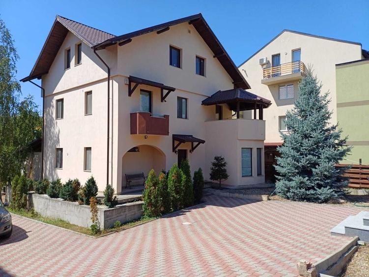 Casă cu 4 camere decomandat în Păcurari