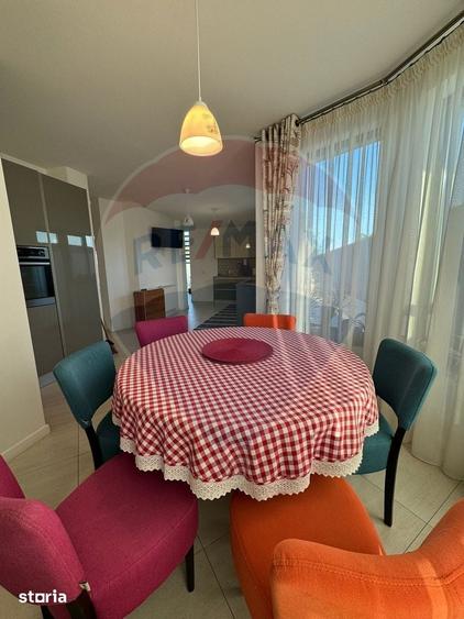 Casă cu 5 camere cu Teren 946 Mp în Golești