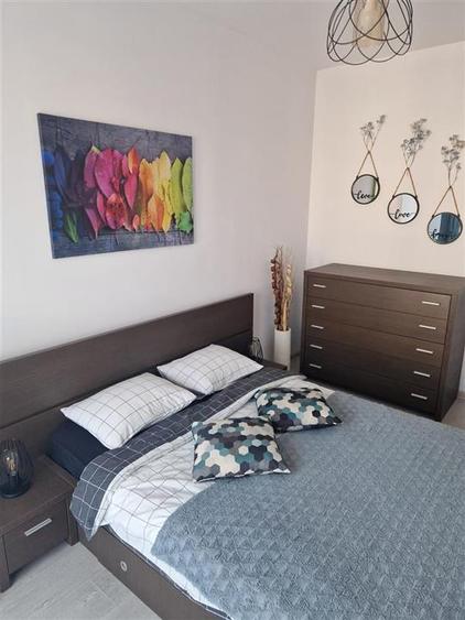 Apartament cu 2 camere decomandat, mobilat în Tractorul