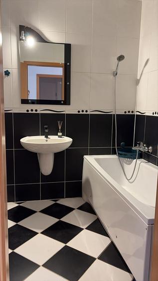 Apartament cu 3 camere decomandat în Avantgarden