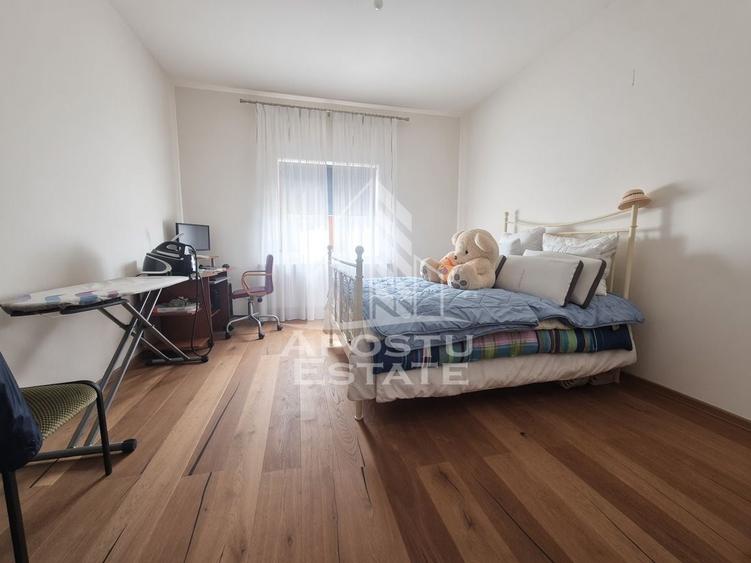 Casă individuală cu 5 camere cu Canalizare în Iecea Mică