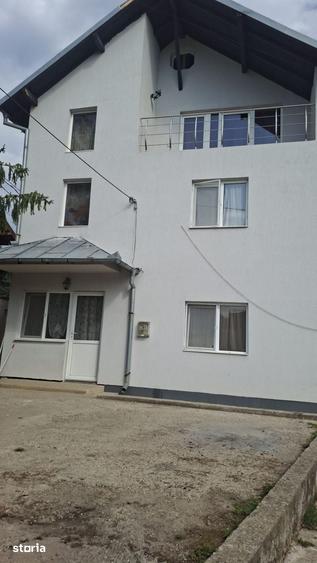 Casă cu 5 camere cu Teren 219 Mp în Moșoaia