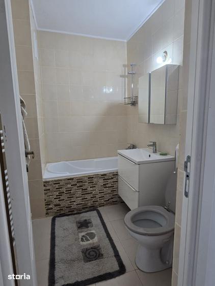 Apartament cu 4 camere semidecomandat în Central