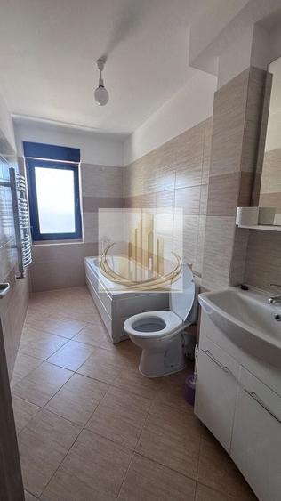 Casă individuală cu 8 camere cu Canalizare în Săcălaz