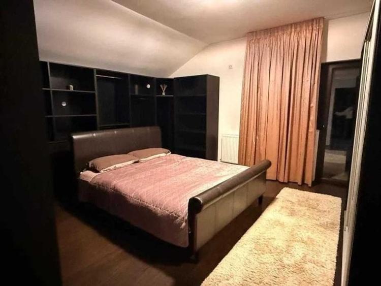 Casă individuală cu 4 camere cu Piscina în Tunari
