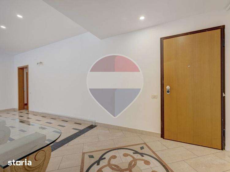 Apartament cu 4 camere decomandat în Primăverii