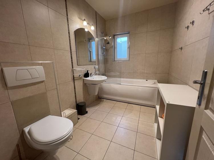 Apartament cu 4 camere în Central