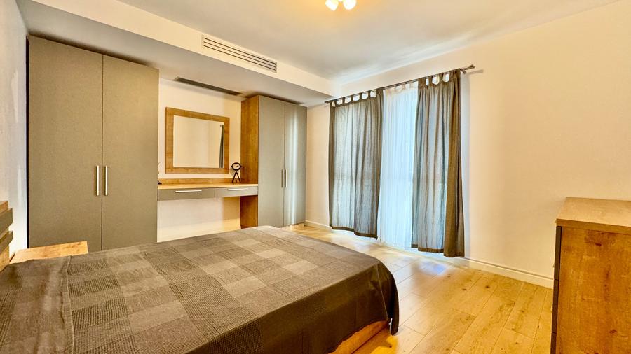 Apartament cu 2 camere decomandat în P-ta Presei Libere