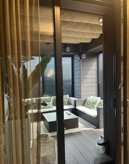 Apartament cu 3 camere decomandat, mobilat în Palazu Mare