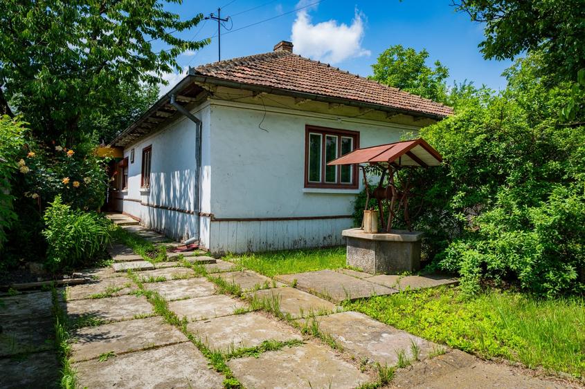 Casă cu 3 camere cu Teren 1018 Mp în Dărmănești