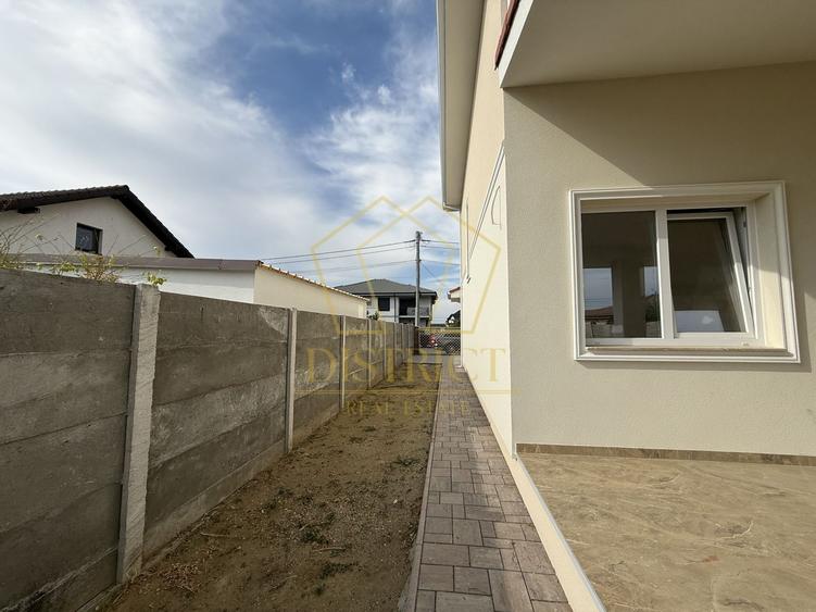 Duplex cu 4 camere cu Canalizare în Moșnița Veche