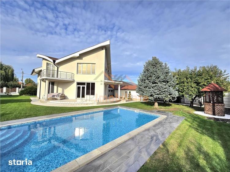 Casă cu 6 camere cu Teren 1178 Mp în Sânmartin
