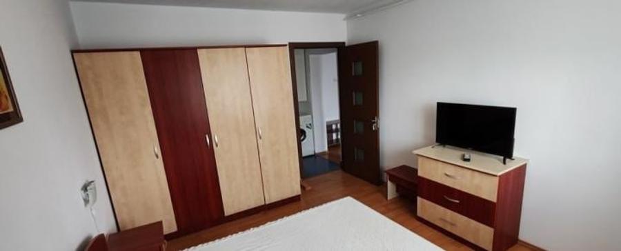 Apartament cu 2 camere semidecomandat, mobilat în 13 Septembrie