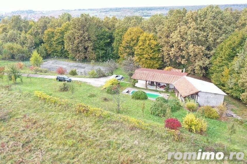 Casă cu 5 camere cu Teren 60875 Mp în Beiuș