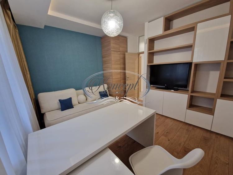 Apartament cu 5 camere decomandat, mobilat în Plopilor