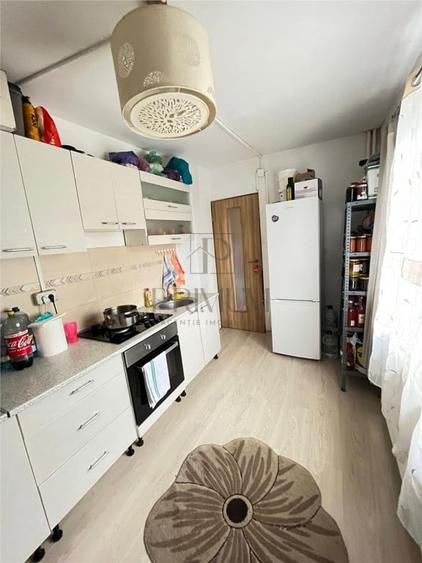 Apartament cu 2 camere semidecomandat în Lunei
